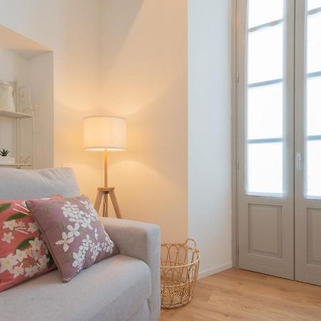 Independence Apartment With Balcony By Rent All Como Exterior foto