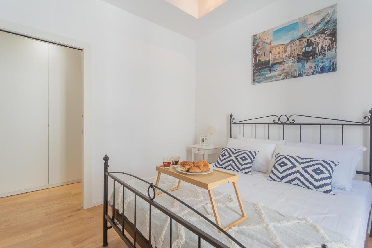 Independence Apartment With Balcony By Rent All Como Exterior foto
