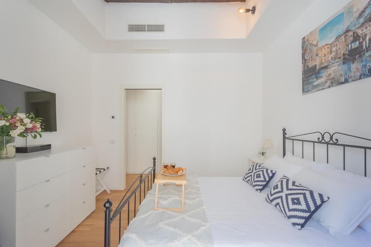 Independence Apartment With Balcony By Rent All Como Exterior foto
